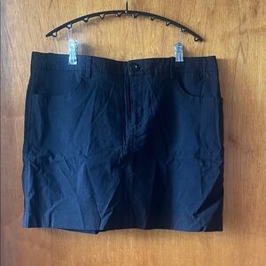 Woman’s Mario Serrani Black Women's Casual Skort Large